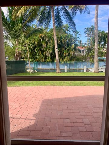 2215 Hypoluxo Rd Road, Lantana, FL 33462