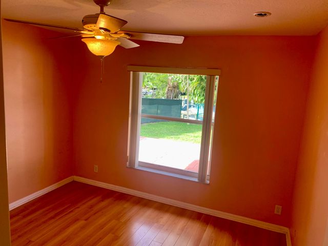 2215 Hypoluxo Rd Road, Lantana, FL 33462