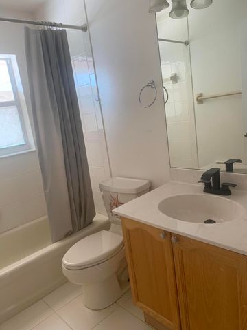 2215 Hypoluxo Rd Road, Lantana, FL 33462