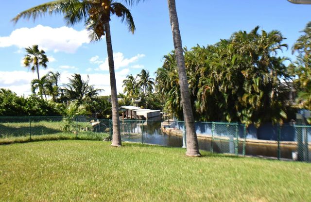 2215 Hypoluxo Rd Road, Lantana, FL 33462