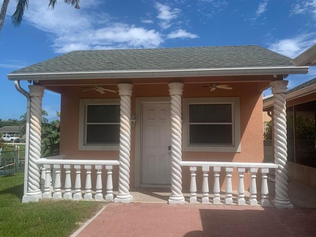 2215 Hypoluxo Rd Road, Lantana, FL 33462
