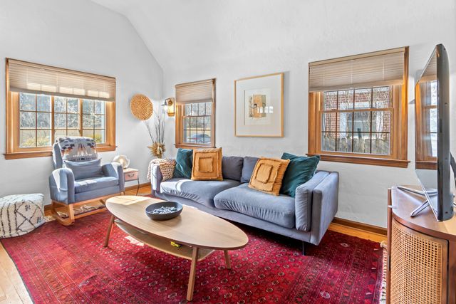 62 W Rathbone Avenue, Columbus, OH 43214