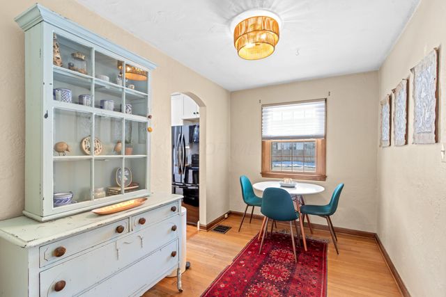 62 W Rathbone Avenue, Columbus, OH 43214