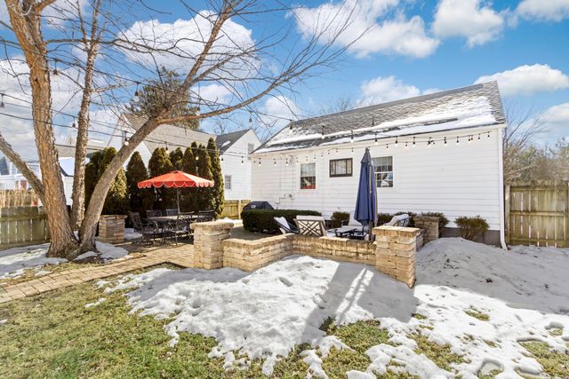 62 W Rathbone Avenue, Columbus, OH 43214