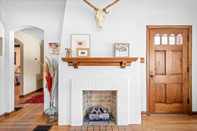 62 W Rathbone Avenue, Columbus, OH 43214