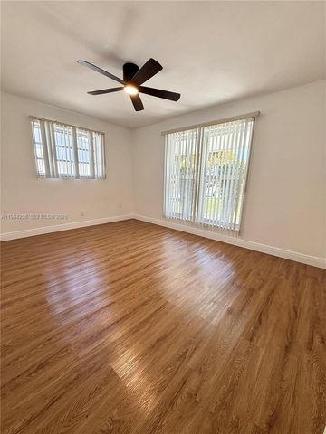 4917 W Park Rd, Hollywood, FL 33021