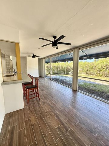 4917 W Park Rd, Hollywood, FL 33021