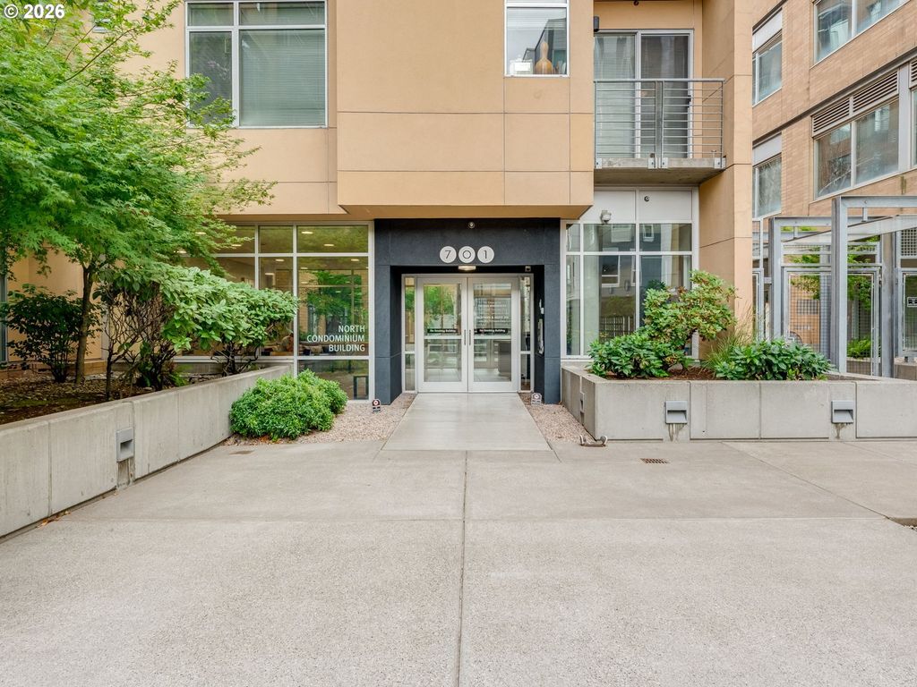 701 COLUMBIA St 414, Vancouver, WA 98660