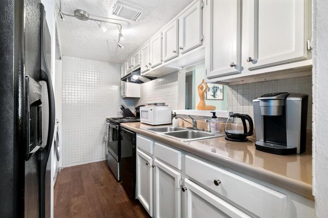 3605 Tanglewilde Street 3605, Houston, TX 77063