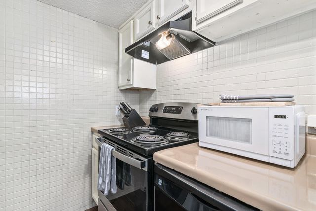 3605 Tanglewilde Street 3605, Houston, TX 77063