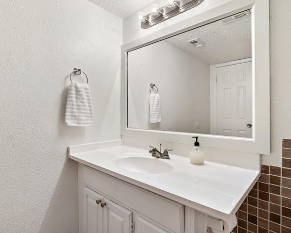 3605 Tanglewilde Street 3605, Houston, TX 77063