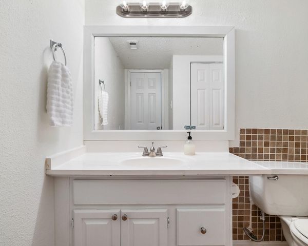 3605 Tanglewilde Street 3605, Houston, TX 77063