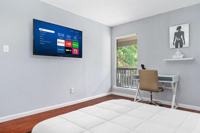 3605 Tanglewilde Street 3605, Houston, TX 77063