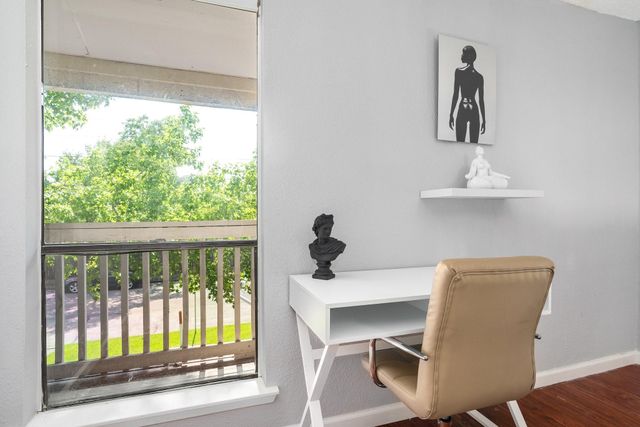 3605 Tanglewilde Street 3605, Houston, TX 77063