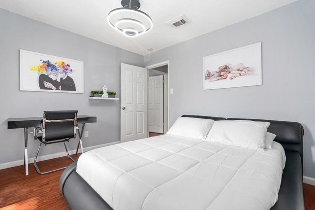 3605 Tanglewilde Street 3605, Houston, TX 77063