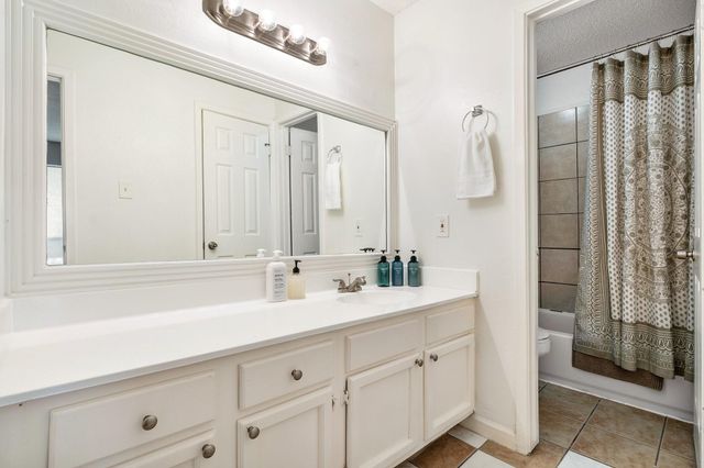 3605 Tanglewilde Street 3605, Houston, TX 77063