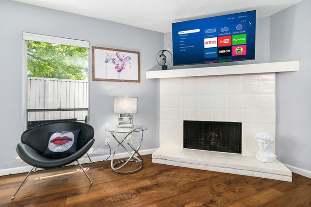 3605 Tanglewilde Street 3605, Houston, TX 77063