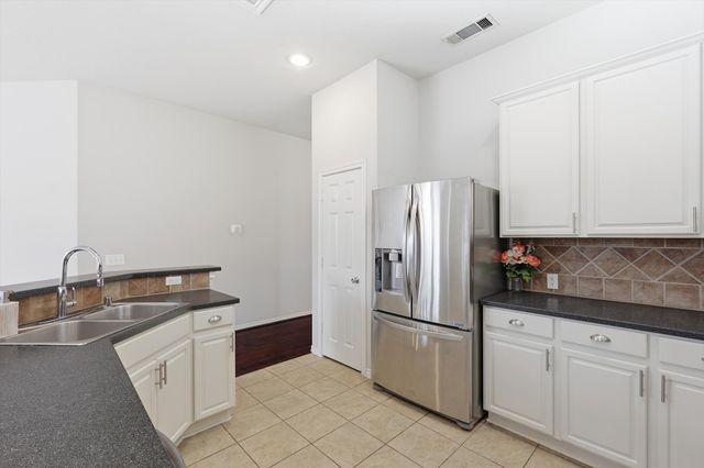 7716 Ravenhill Drive, Frisco, TX 75035