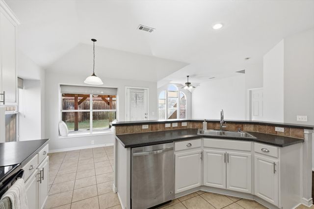 7716 Ravenhill Drive, Frisco, TX 75035