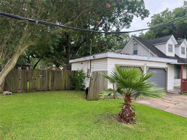 228 E 3rd Street, Deer Park, TX 77536