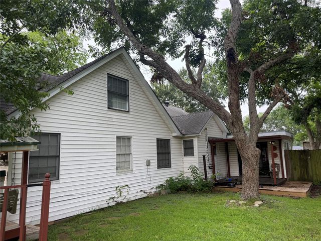 228 E 3rd Street, Deer Park, TX 77536