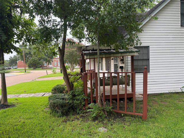 228 E 3rd Street, Deer Park, TX 77536