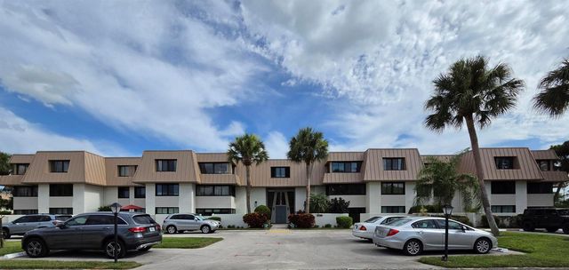 1800 SE Saint Lucie Boulevard 7-301, Stuart, FL 34996