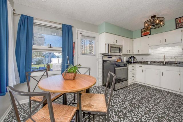 111 E Royal Drive, Dekalb, IL 60115