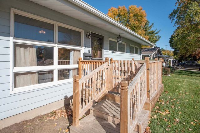 111 E Royal Drive, Dekalb, IL 60115