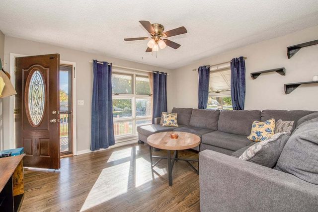 111 E Royal Drive, Dekalb, IL 60115