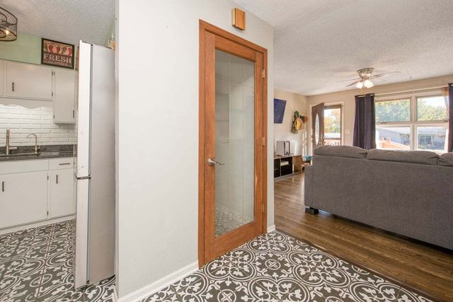 111 E Royal Drive, Dekalb, IL 60115