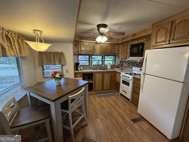 21 Happy Trail, Cleveland, GA 30528