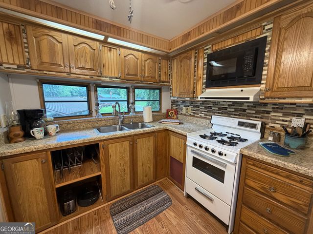 21 Happy Trail, Cleveland, GA 30528