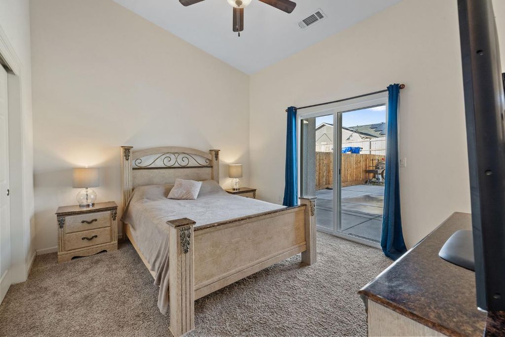 Image 14 of property listing at 1237 E Orange Street, Avenal, CA 93204