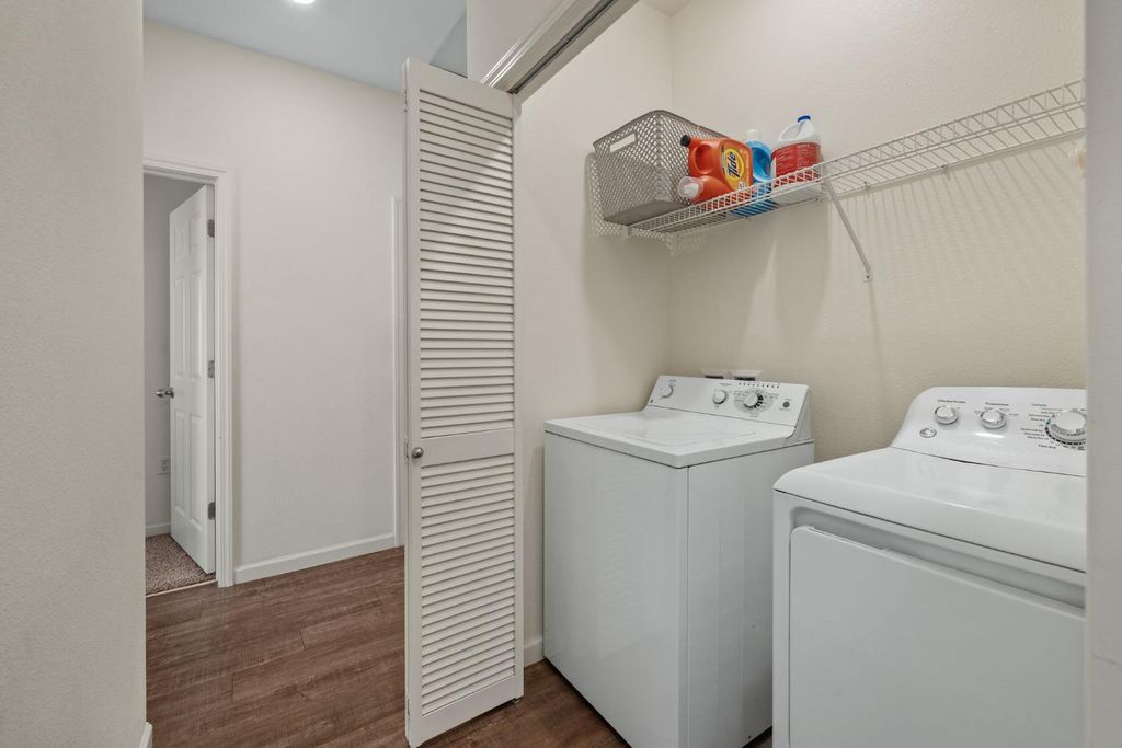 Image 17 of property listing at 1237 E Orange Street, Avenal, CA 93204