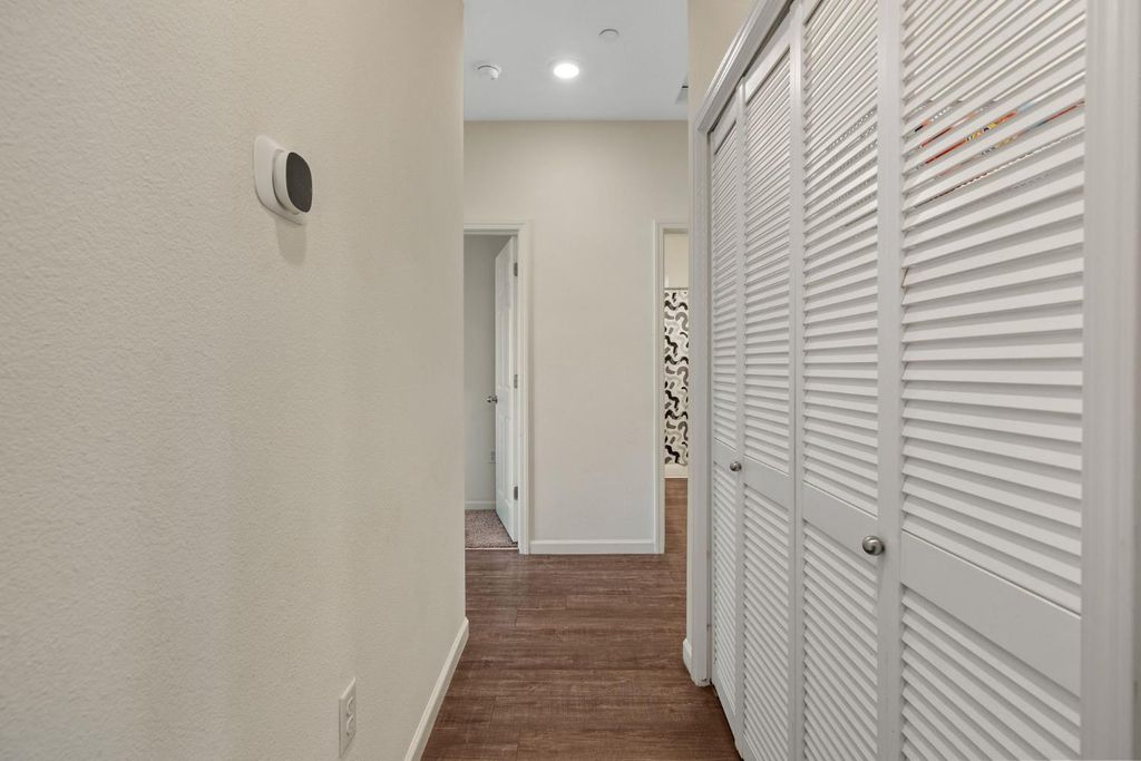 Image 18 of property listing at 1237 E Orange Street, Avenal, CA 93204