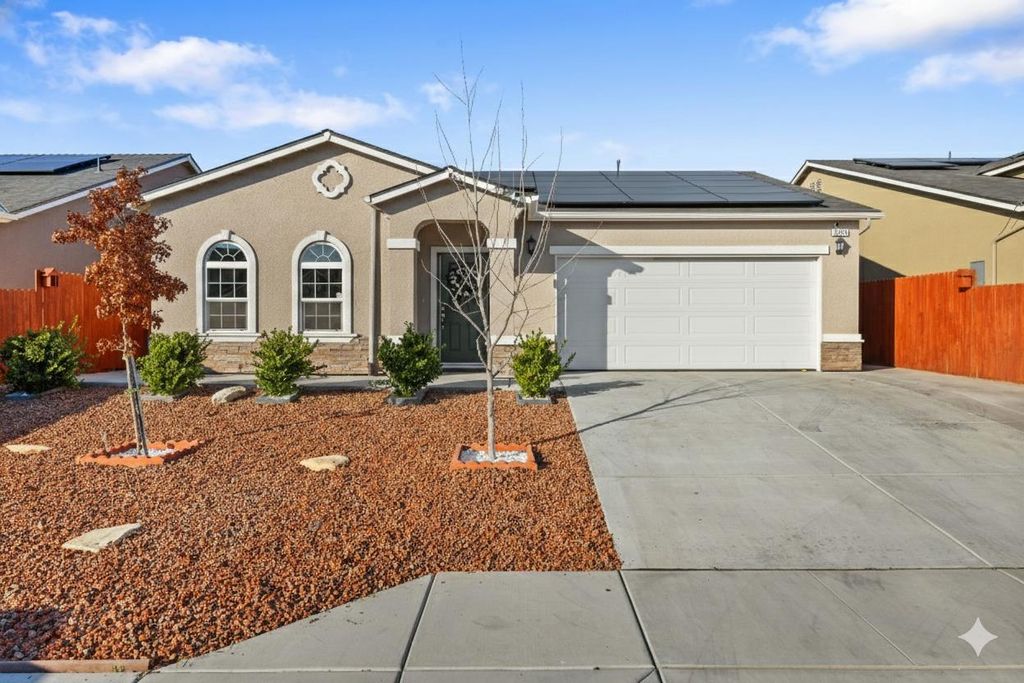 Image 2 of property listing at 1237 E Orange Street, Avenal, CA 93204