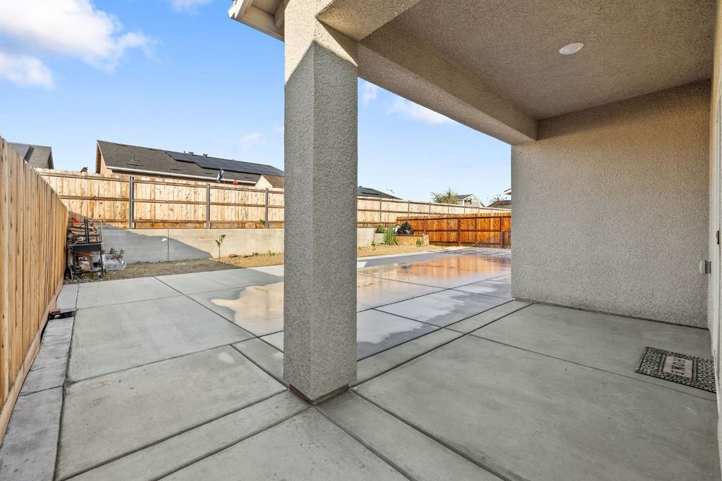 Image 28 of property listing at 1237 E Orange Street, Avenal, CA 93204