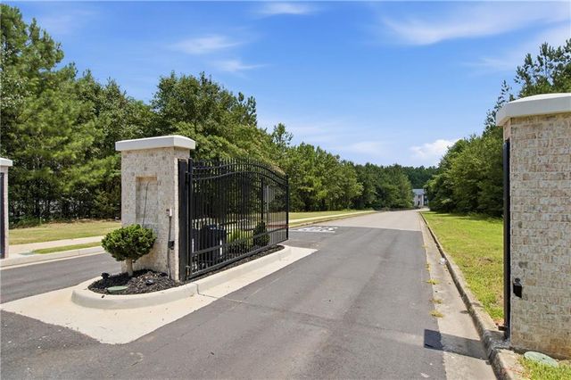 185 Brush Creek Court, Stockbridge, GA 30281