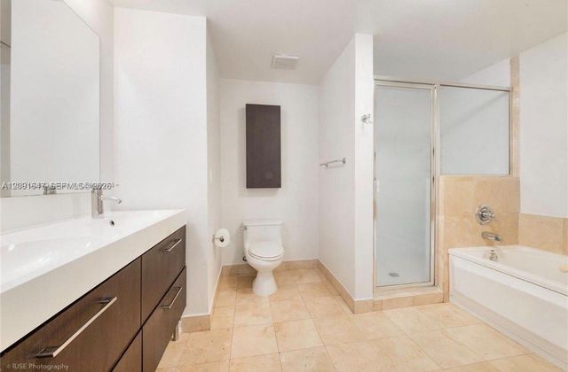 357 Almeria Avenue 606, Coral Gables, FL 33134