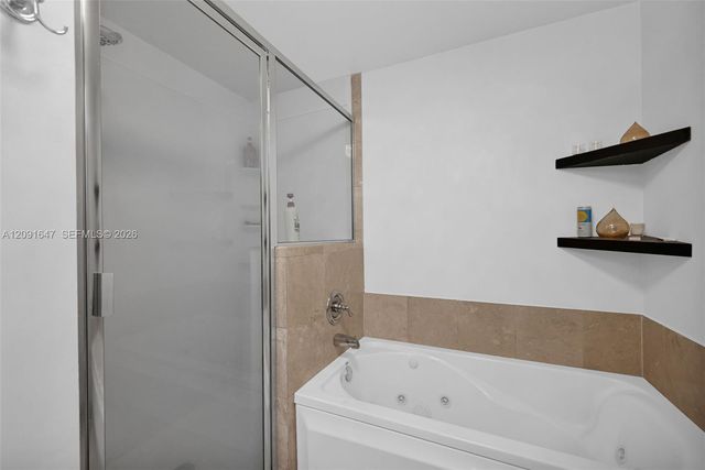 357 Almeria Avenue 606, Coral Gables, FL 33134