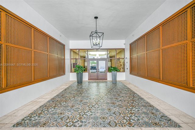357 Almeria Avenue 606, Coral Gables, FL 33134
