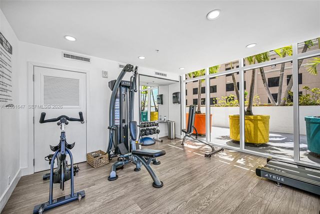 357 Almeria Avenue 606, Coral Gables, FL 33134