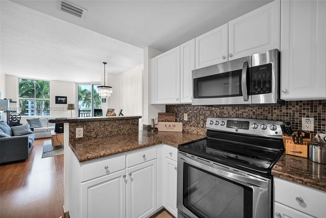 357 Almeria Avenue 606, Coral Gables, FL 33134