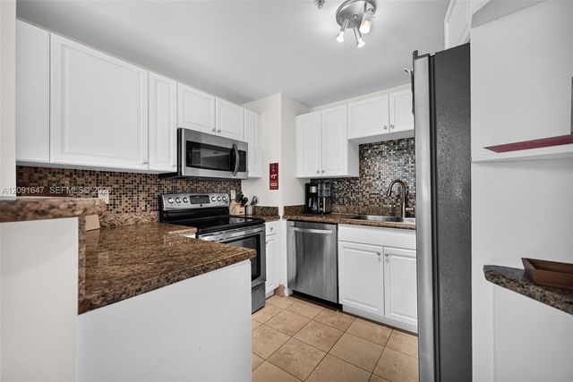 357 Almeria Avenue 606, Coral Gables, FL 33134
