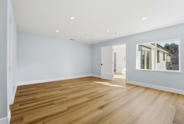 1361 Hillcrest Road, Hollister, CA 95023