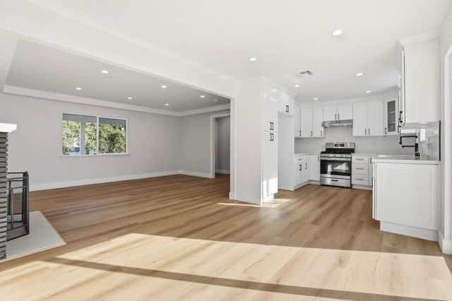 1361 Hillcrest Road, Hollister, CA 95023