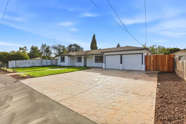 1361 Hillcrest Road, Hollister, CA 95023