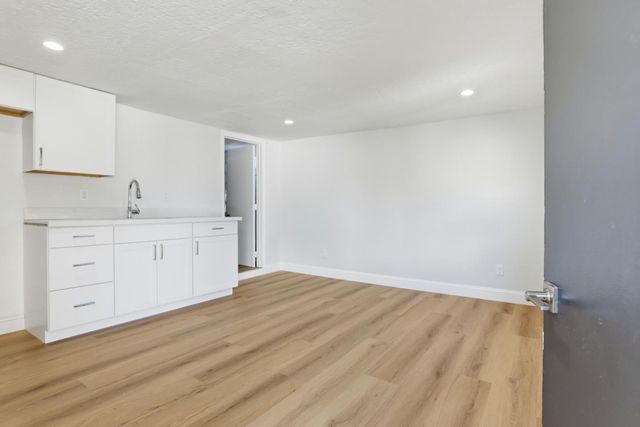 1361 Hillcrest Road, Hollister, CA 95023