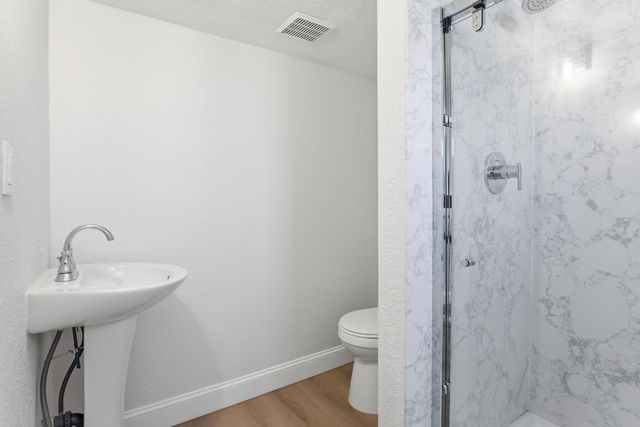 1361 Hillcrest Road, Hollister, CA 95023